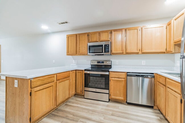 2BR, 2BA Partial renovated - 1,000 SF