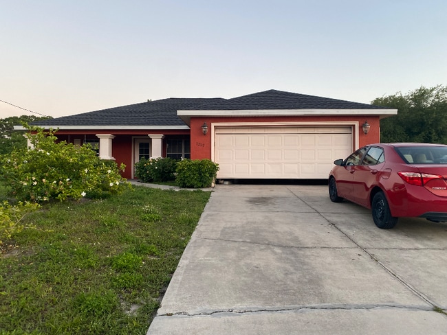 Photo - 3207-3259 59th St W House
