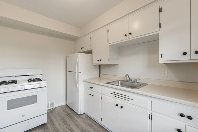 4204 N Olsen Ave Unit 5