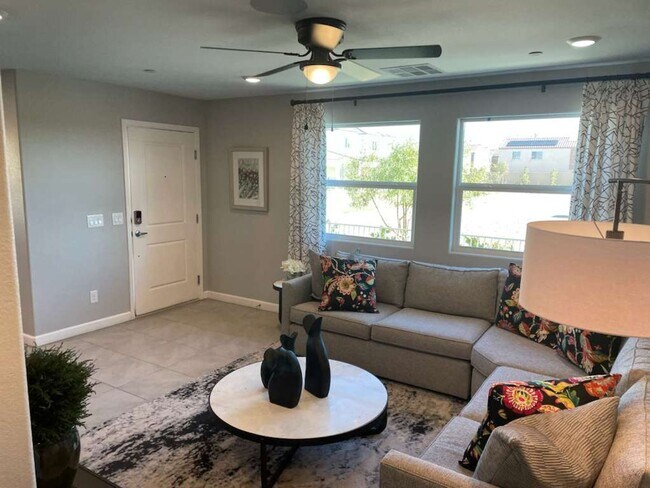 Photo - 3 Bedrooms Townhouse For Rent