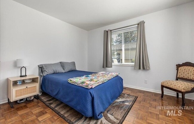 Photo - Abbey Cir