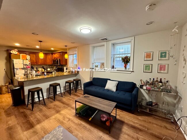 Photo - 719 Parker St