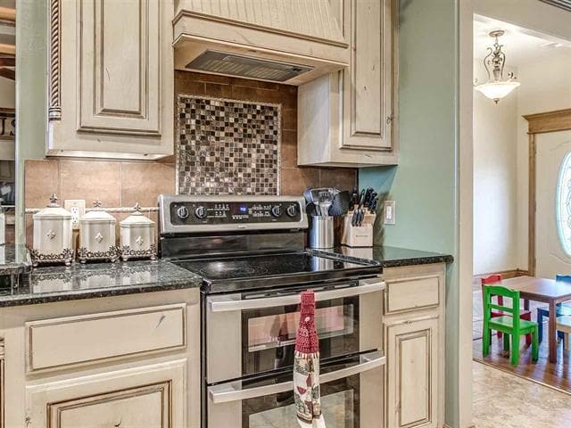 Photo - 202 Parkview Dr