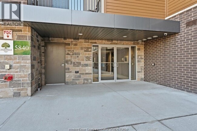 Photo - 5840 Newman Blvd Unité 103