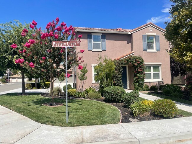 Luxury 4-Bed/3.5-Bath Smart Home in peacef... - Luxury 4-Bed/3.5-Bath Smart Home in peacef...