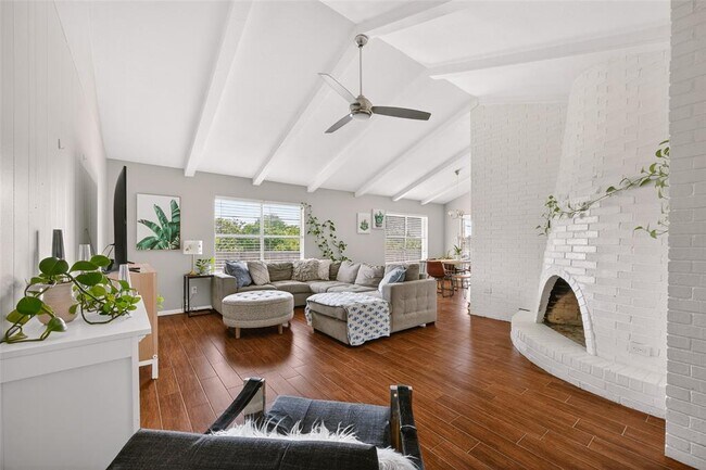 Photo - 11902 Oakbrook Dr