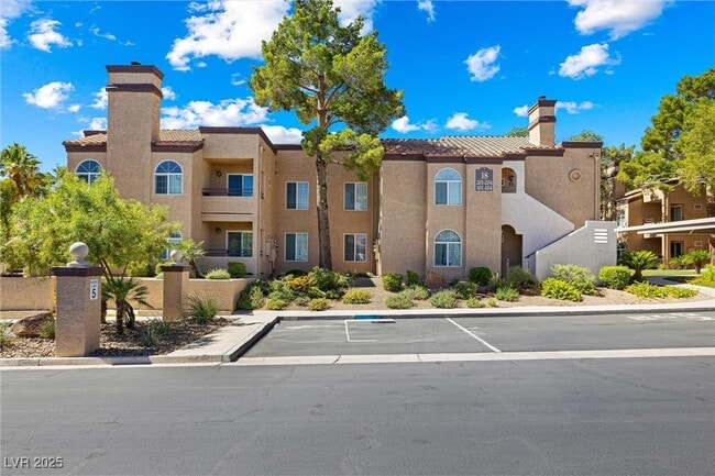 Building Photo - 9325 W Desert Inn Rd Unit 104 Rental