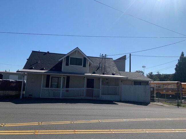Building Photo - Pacific Cedar LLC 2 Unit A Rental