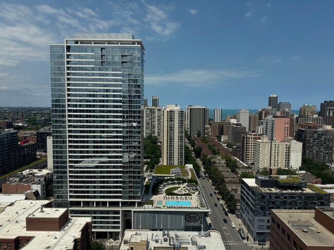 Photo - 1122 N Clark St Unit 3004