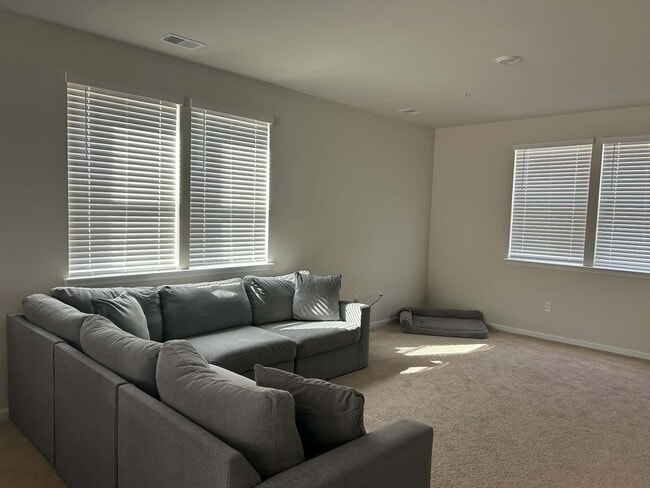 851 Derwent Ln