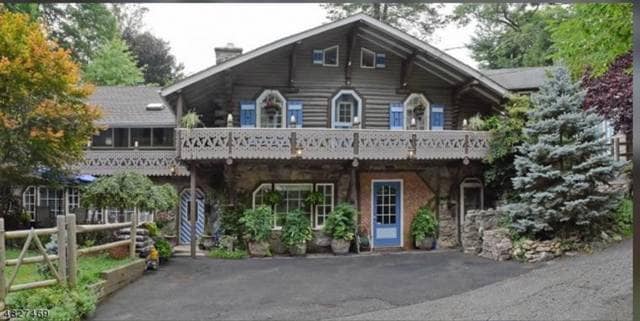 Building Photo - 4 Woodbine Ln Unit 2