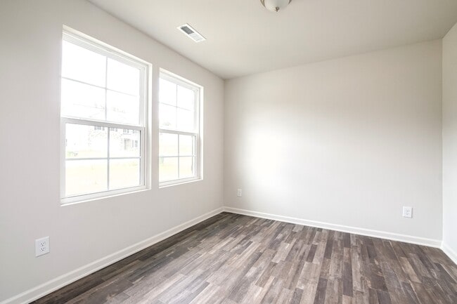 Photo - 1059 Manor Dr