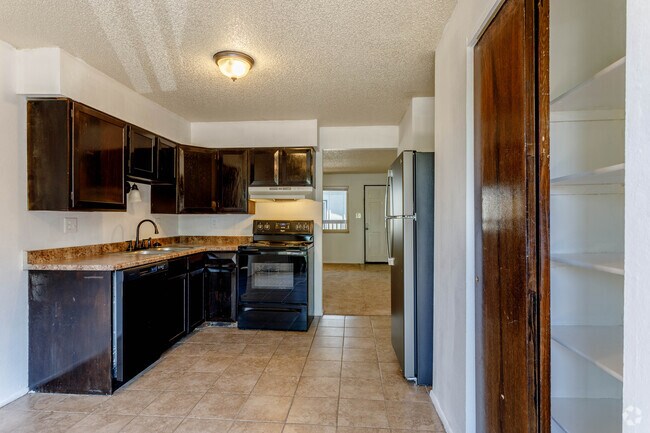 2BR, 2BA - 1,200SF - Arvada Pines