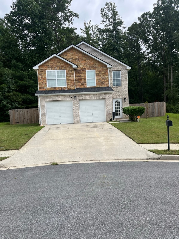 Building Photo - 215 Horseman Run Rental