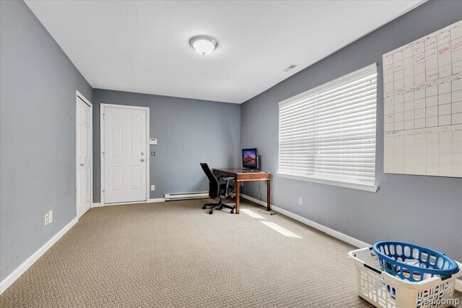 Photo - 1048 Lakepointe St Unit F