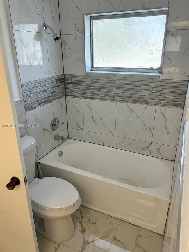 Photo - 2000 Buchanan St Unit 10