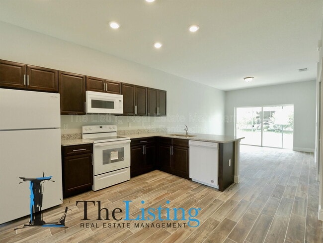 Photo - 406 Albatross Ct