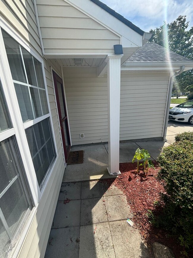 Photo - 4897 Southgate Pkwy