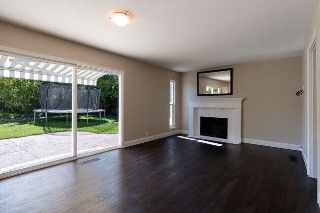 Photo - 1359 Shade Oak Ln