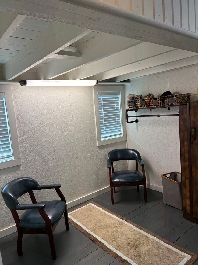 Photo - 112 E Scott St