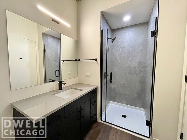 Photo - 400 W Superior St Unit 307