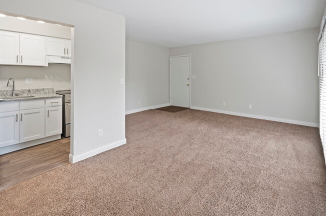 Studio Room - Bardstown Forest