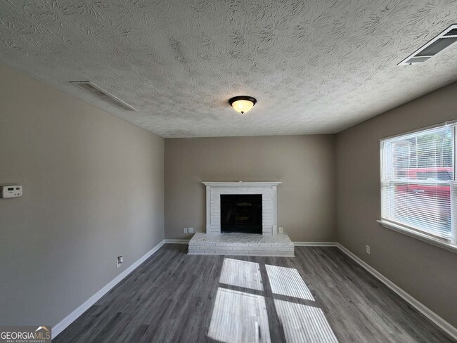 Photo - 1653 Pinedale Cir NW