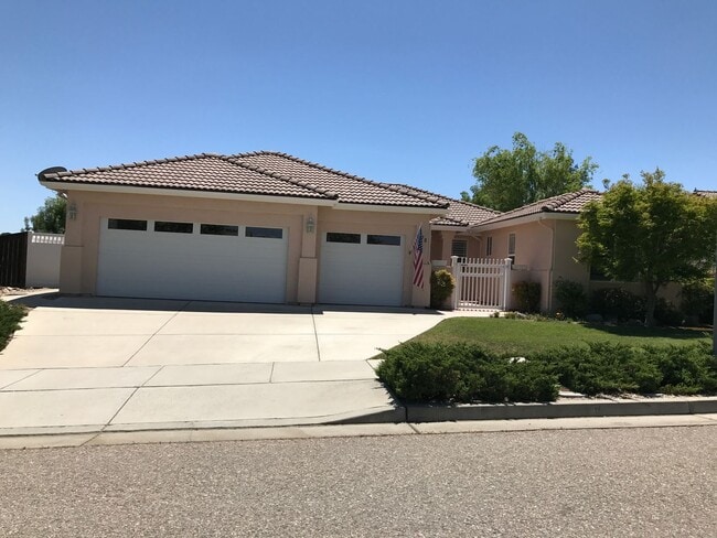 Photo - 798 Oxen St