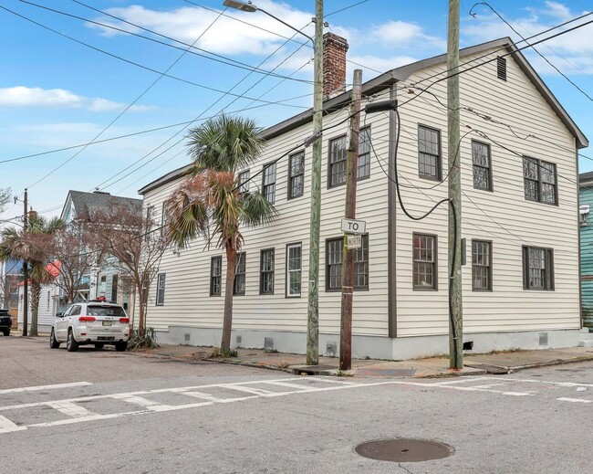 Fully renovated home in Charleston! - Fully renovated home in Charleston!