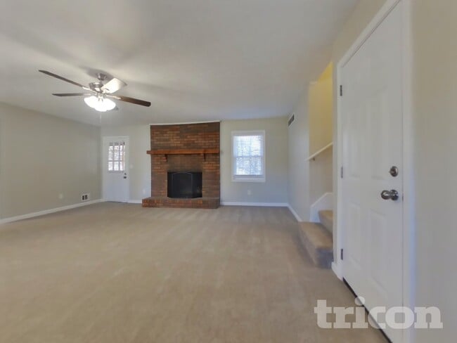 Photo - 2083 Skyhawk Ln