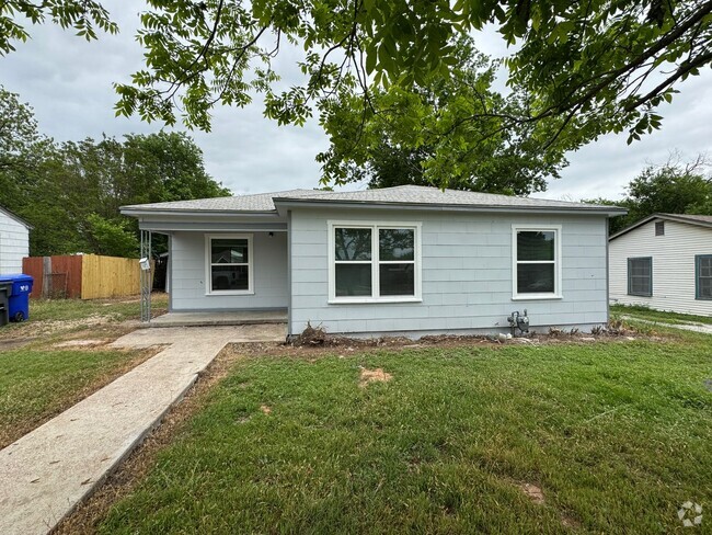 Building Photo - Single Family Home