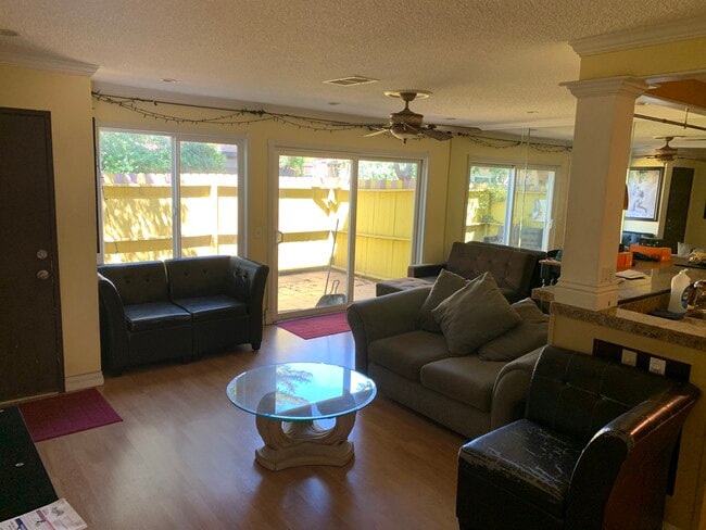 Photo - 12333 Runnymede St