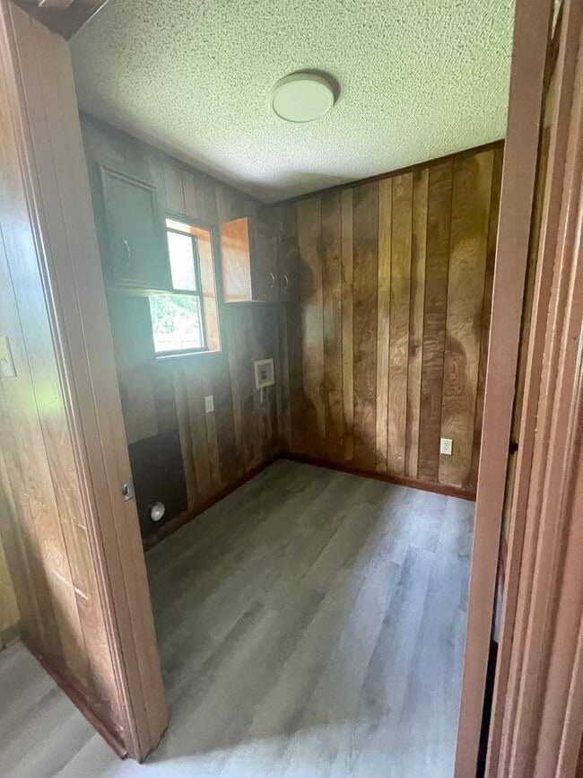 Photo - 3 Bed/1.5 Bath Brick House