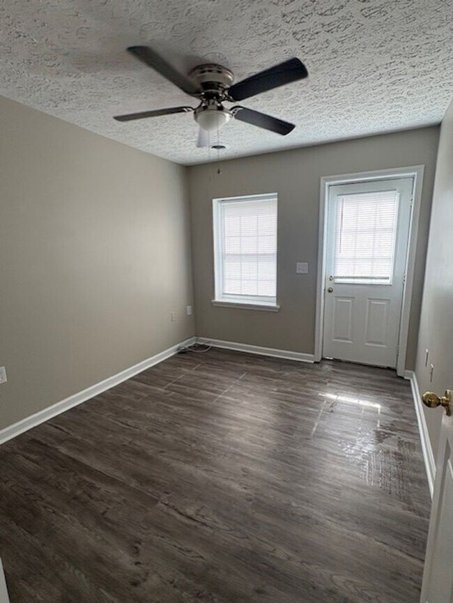 Photo - Sinking Creek Apartments Unit 13602SINKING