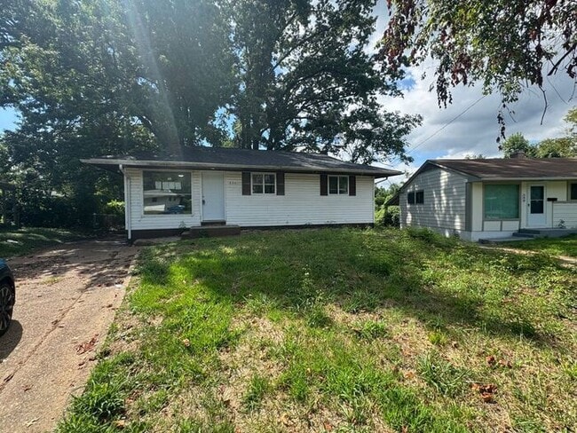 Building Photo - Freshly renovated 4bed/1bath Rental