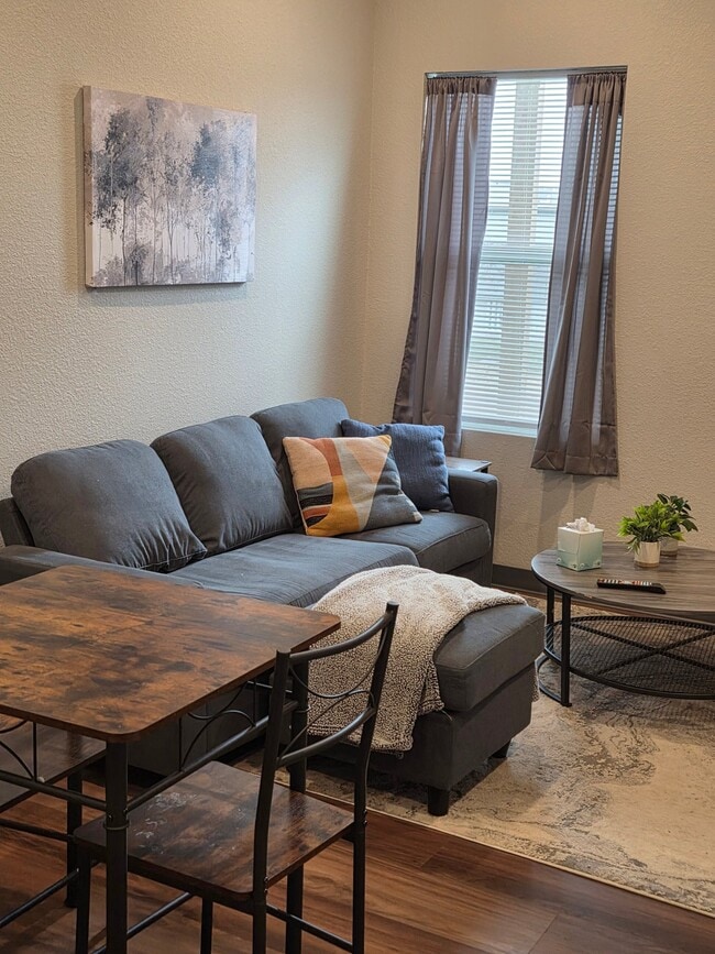 Photo - 5833 Homewood Dr Unit 5833