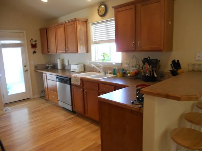 Photo - 482 NW Sandpiper Ave