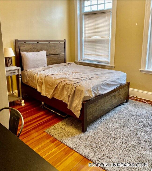 Photo - 10 Strathmore Rd Unidad B