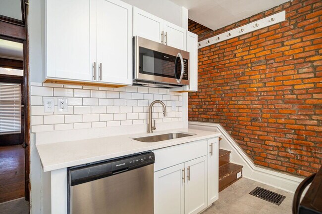 Photo - 85 W 1st Ave