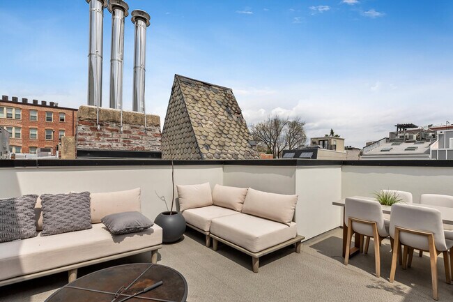 Photo - 2478 1/2 Ontario Rd NW Unidad ID1011218P