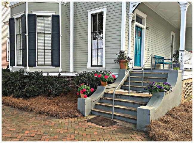 Photo - 215 W Gwinnett St Unit Apt. 1