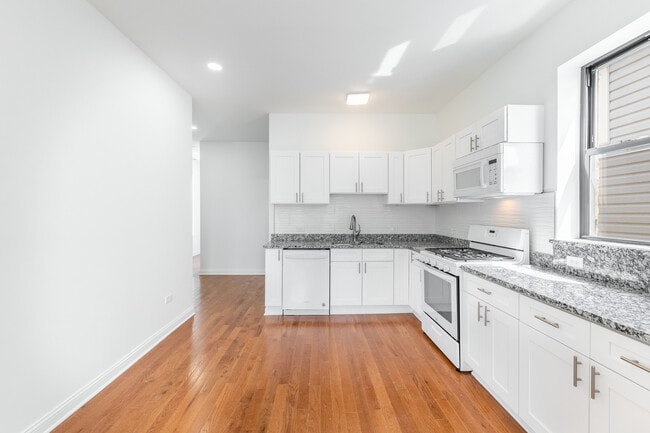 Photo - 914 W 19th Plz Unit 2