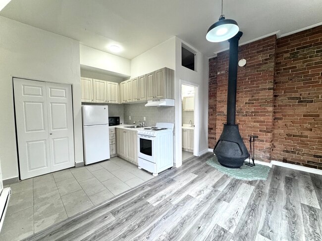 Photo - 181 Gerrard St E Unit 402