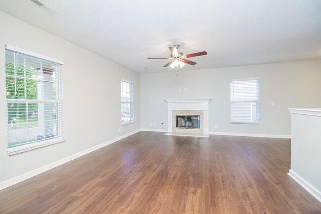 Photo - 2124 Freeman Ln