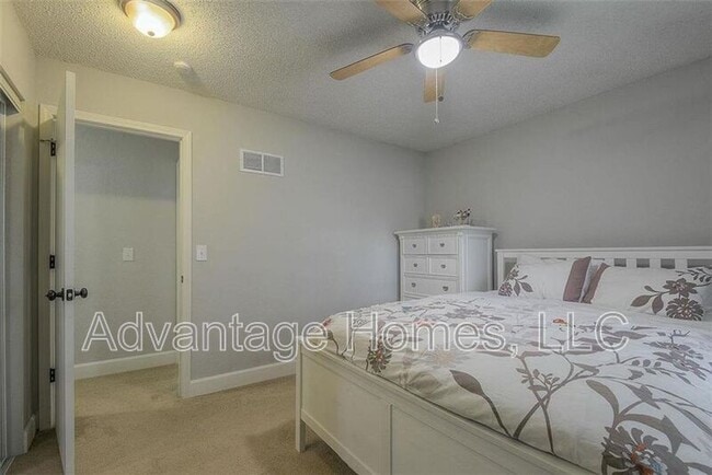 Photo - 13024 S Trenton St