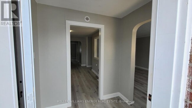 Photo - 201 Celina St