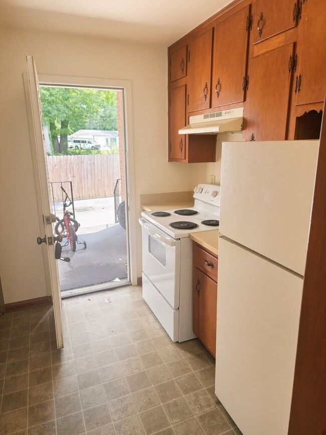 2400 Beverly Hills Dr Unit 3