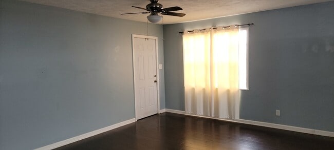 Photo - 2 Bed/1Bath apartment, perfect for military personnel.