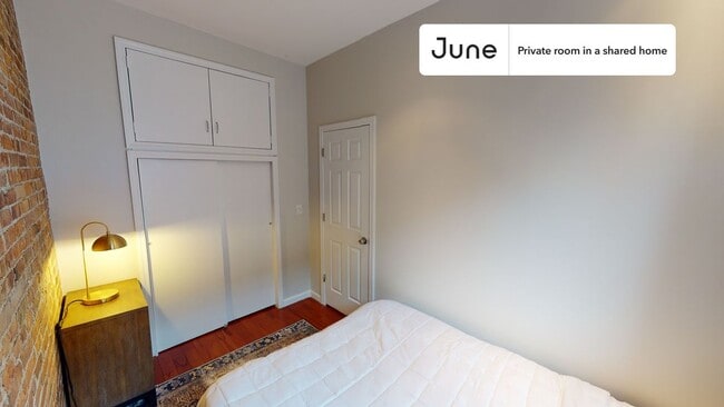 Room in Shared 2 bed/1 bath home in Hell's Kitchen