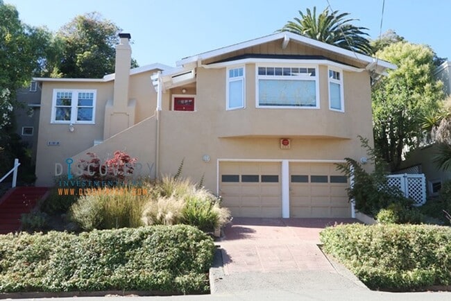 Piedmont Home with Bedroom Suite and Enclosed Yard - Piedmont Home with Bedroom Suite and Enclosed Yard